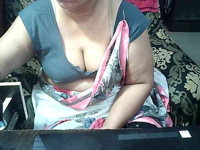 Indianbhabhimilf40 webcam