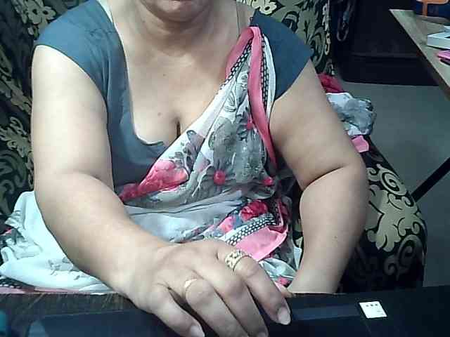 Indianbhabhimilf40 webcam