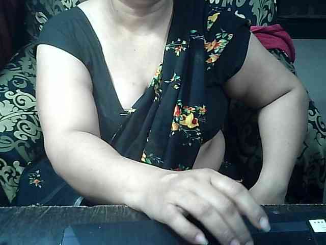 Indianbhabhimilf40 webcam