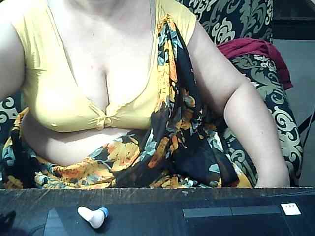 Indianbhabhimilf40 webcam