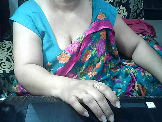 Indianbhabhimilf40 webcam
