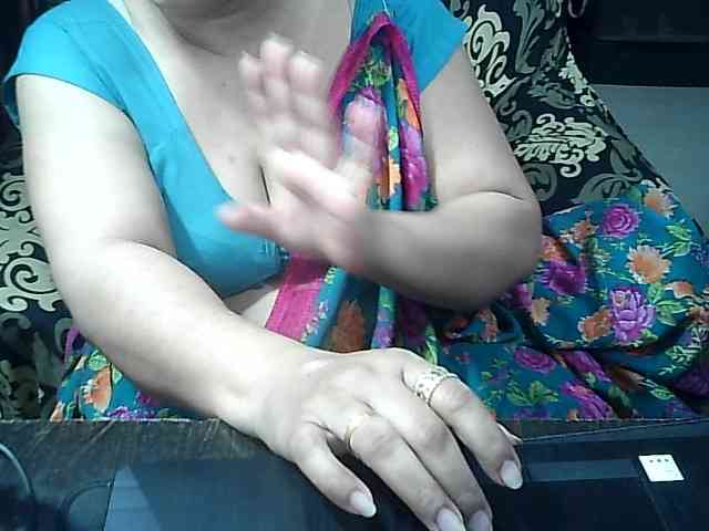 Model: Indianbhabhimilf40