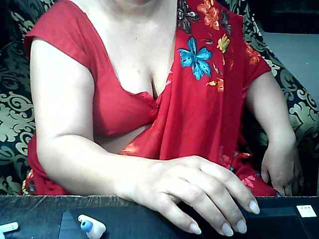 Indianbhabhimilf40 webcam