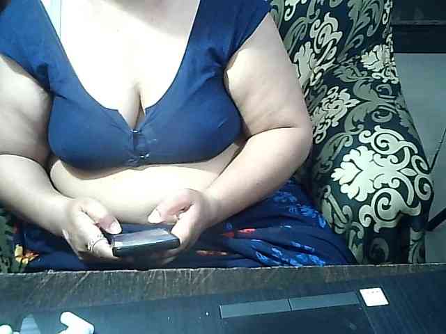 Indianbhabhimilf40 webcam