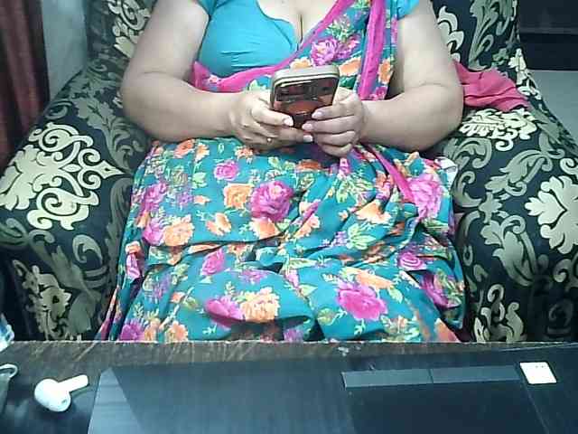 Indianbhabhimilf40 webcam