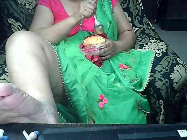 Indianbhabhimilf40 webcam