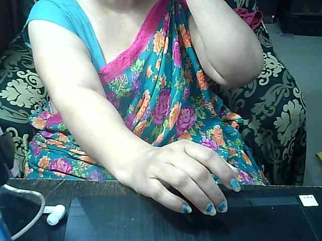 Indianbhabhimilf40 webcam