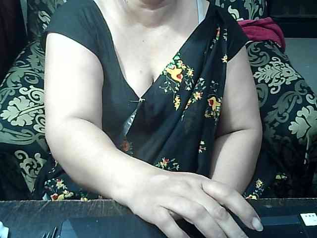 Indianbhabhimilf40 webcam