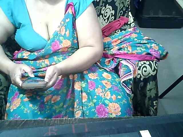 Indianbhabhimilf40 webcam