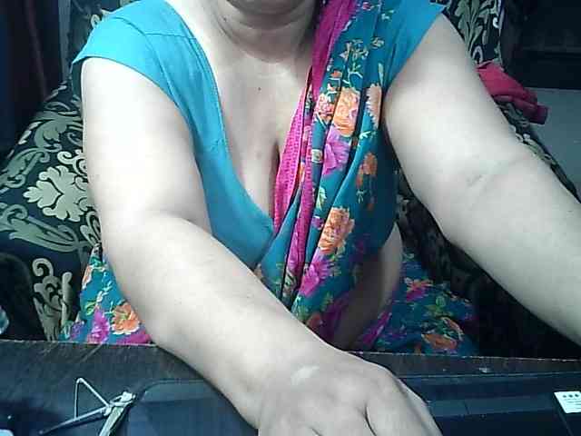 Indianbhabhimilf40 webcam
