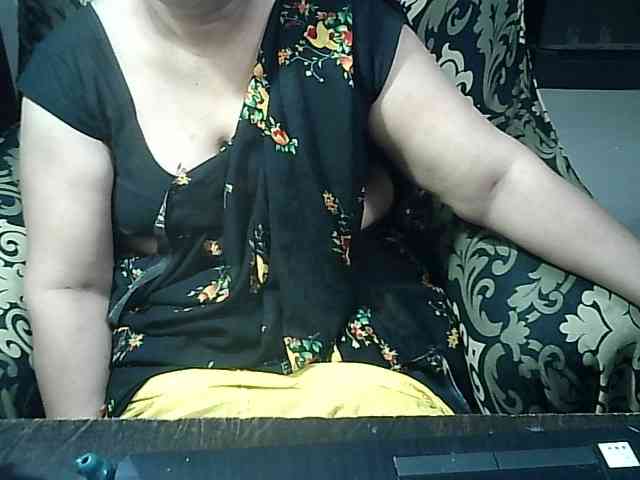 Indianbhabhimilf40 webcam