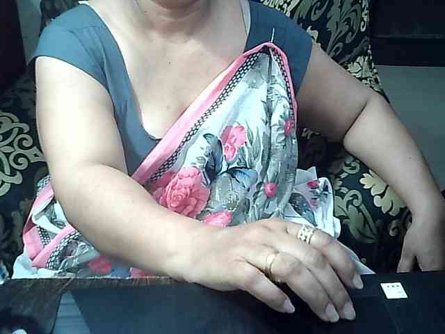 Indianbhabhimilf40 webcam