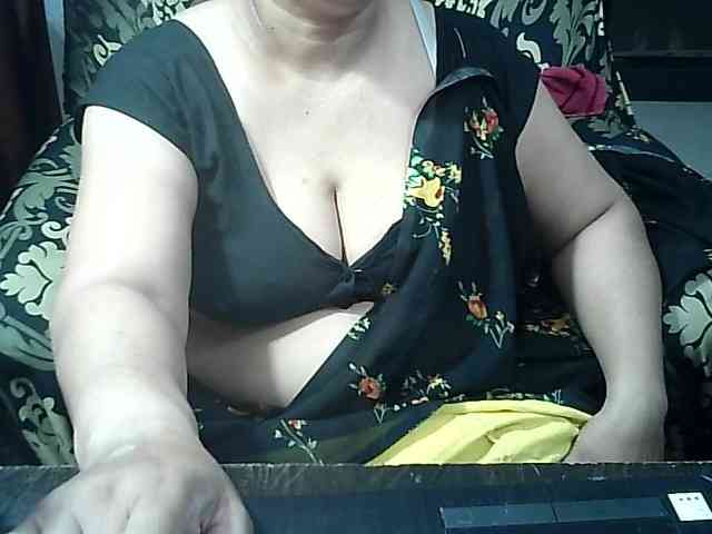 Indianbhabhimilf40 webcam