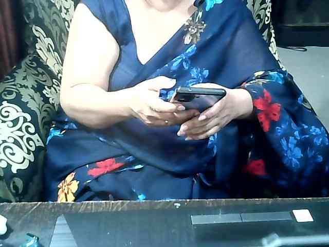 Indianbhabhimilf40 webcam