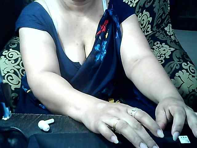 Indianbhabhimilf40 webcam