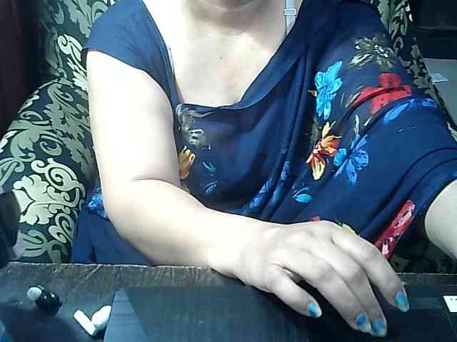 Model: Indianbhabhimilf40