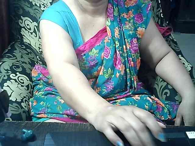 Indianbhabhimilf40 webcam