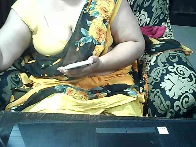 Indianbhabhimilf40 webcam