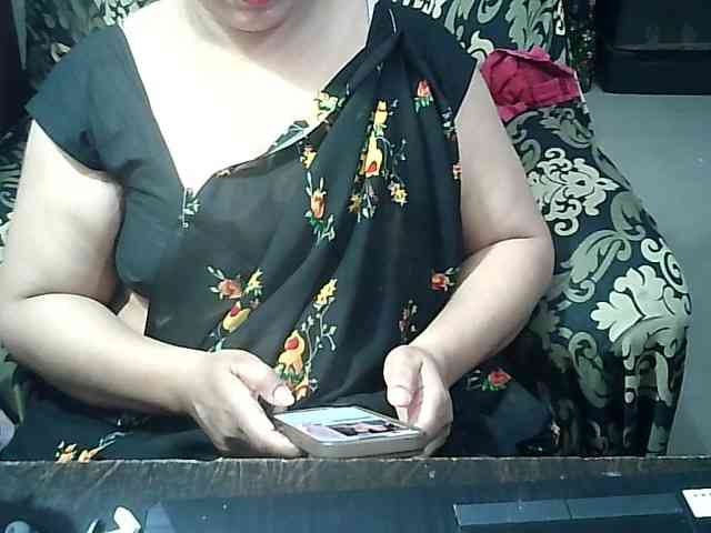 Indianbhabhimilf40 webcam