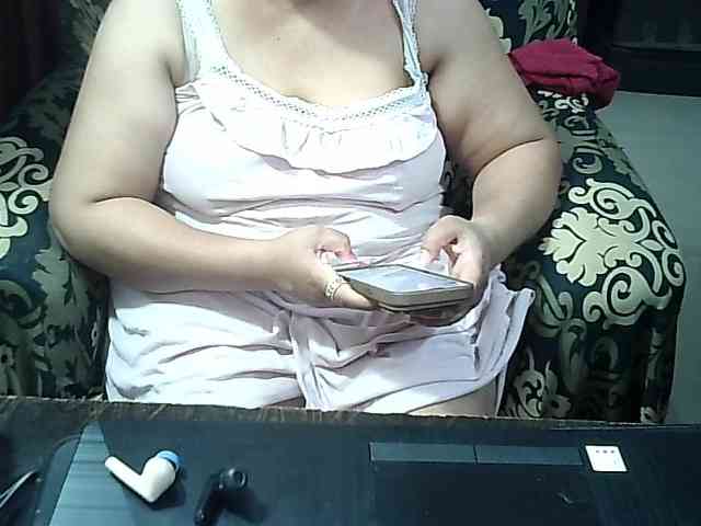 Indianbhabhimilf40 webcam