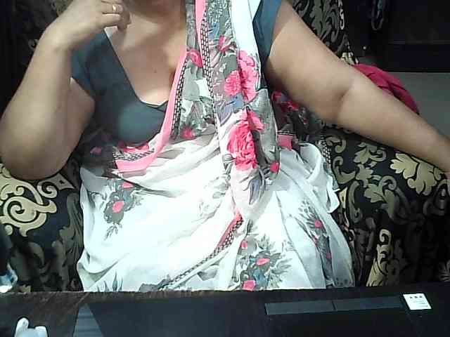 Indianbhabhimilf40 webcam