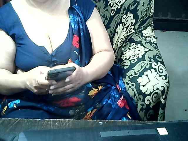 Indianbhabhimilf40 webcam