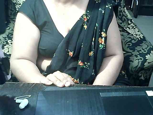 Indianbhabhimilf40 webcam