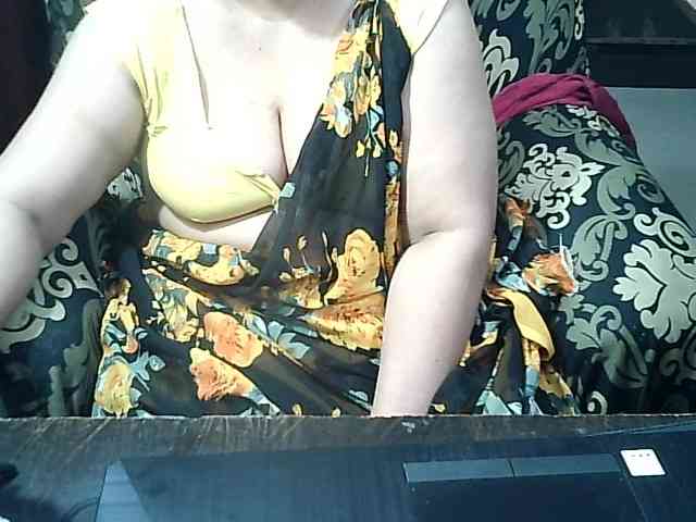 Indianbhabhimilf40 webcam