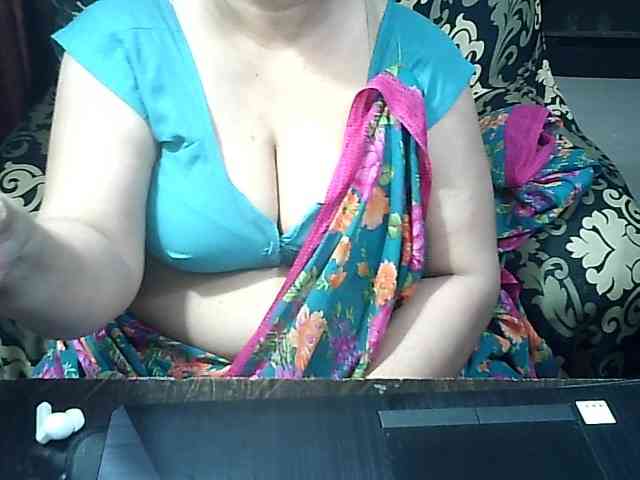 Modelo: Indianbhabhimilf40
