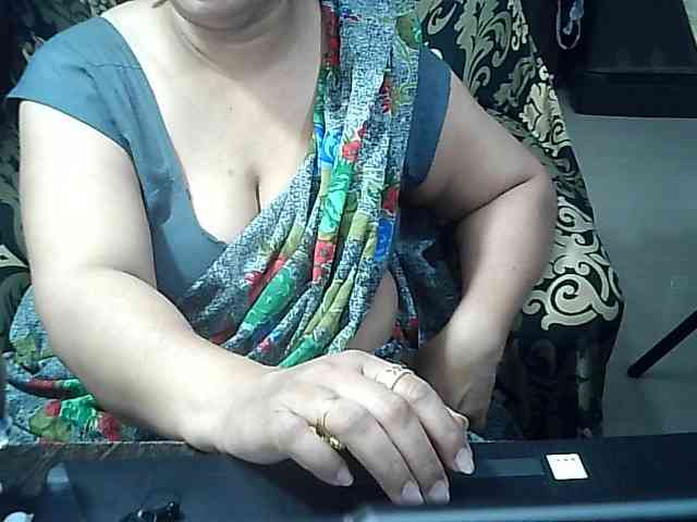 Indianbhabhimilf40 webcam