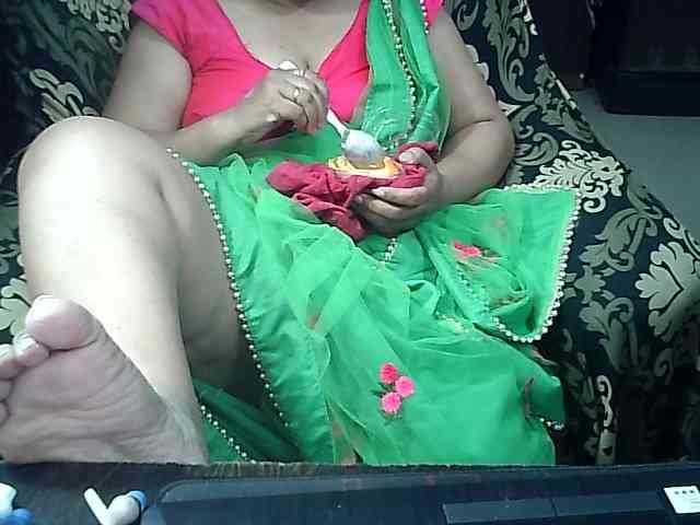 Indianbhabhimilf40 webcam