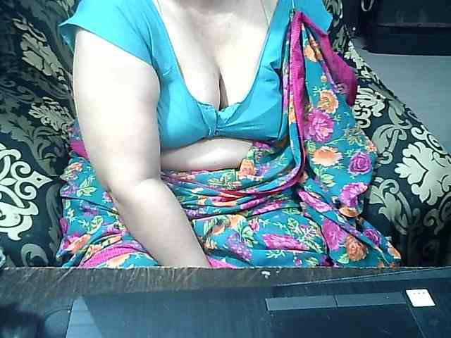 Indianbhabhimilf40 webcam