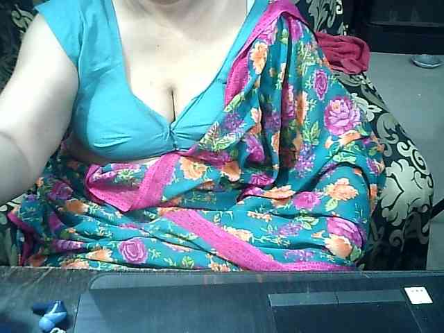Indianbhabhimilf40 webcam
