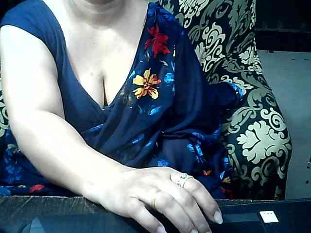 Indianbhabhimilf40 webcam
