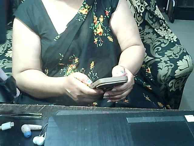 Indianbhabhimilf40 webcam