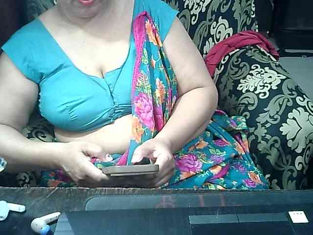 Indianbhabhimilf40 webcam
