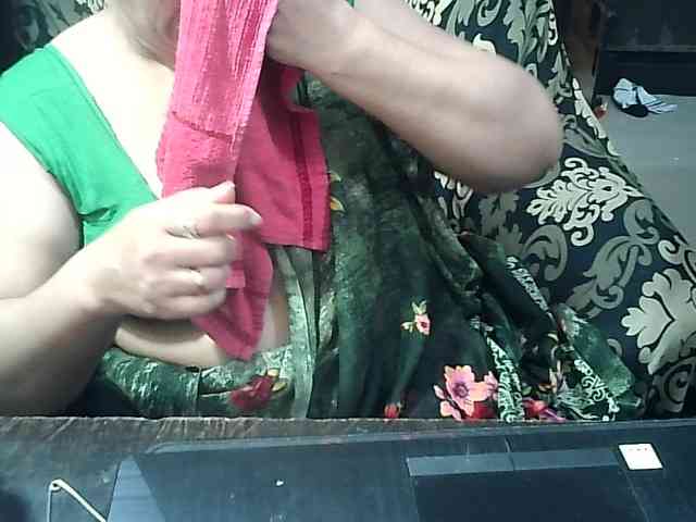 Model: Indianbhabhimilf40