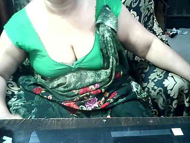 Indianbhabhimilf40 webcam