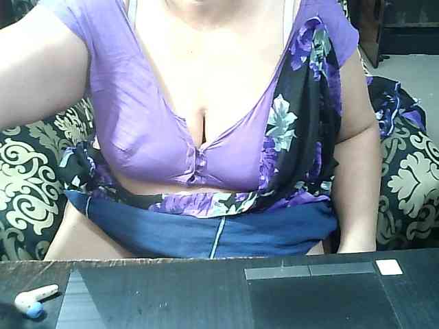 Indianbhabhimilf40 webcam