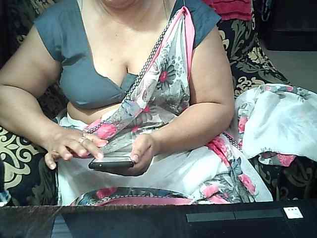 Indianbhabhimilf40 webcam