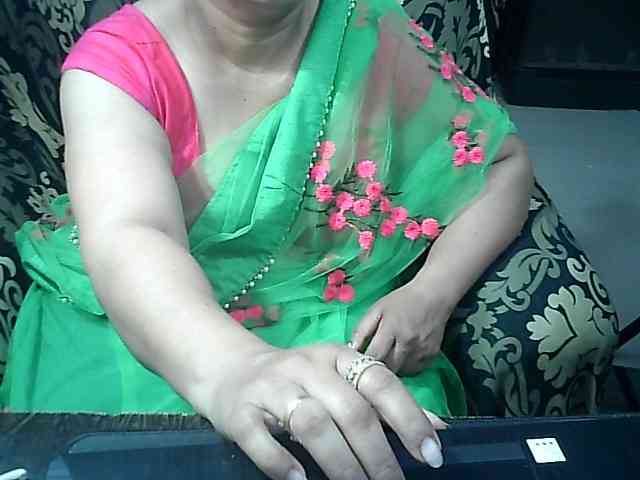 Indianbhabhimilf40 webcam