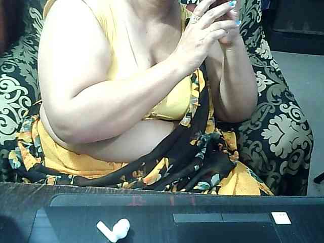 Indianbhabhimilf40 webcam