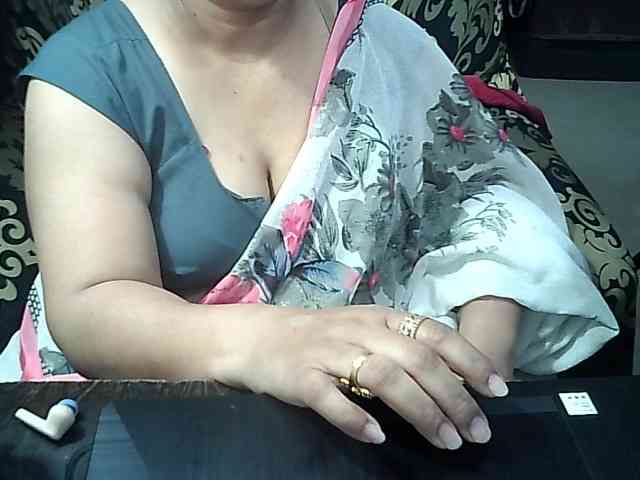 Indianbhabhimilf40 webcam