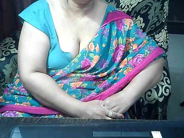Indianbhabhimilf40 webcam
