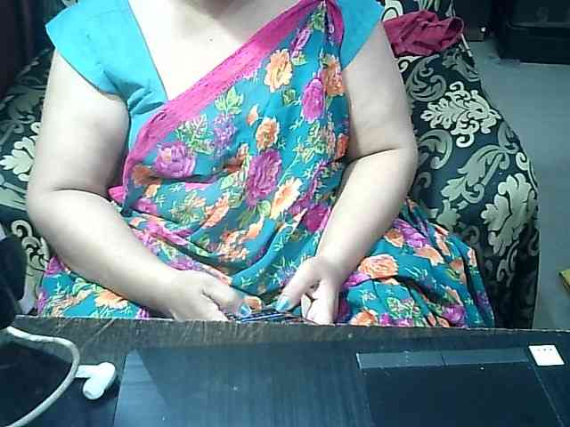 Indianbhabhimilf40 webcam