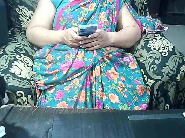 Indianbhabhimilf40 webcam