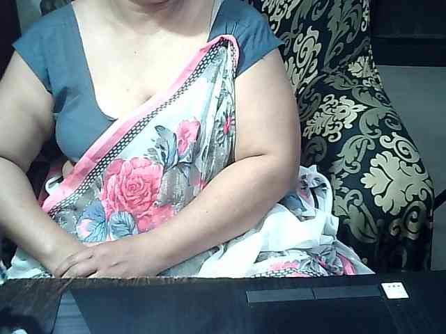 Indianbhabhimilf40 webcam