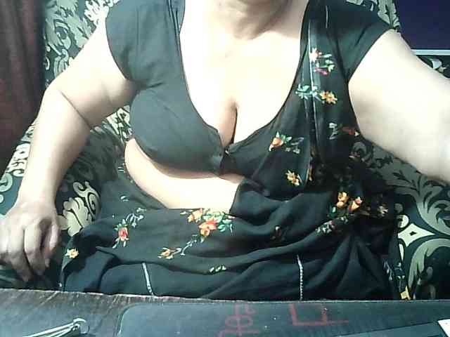 Model: Indianbhabhimilf40