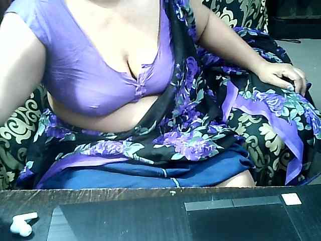 Indianbhabhimilf40 webcam