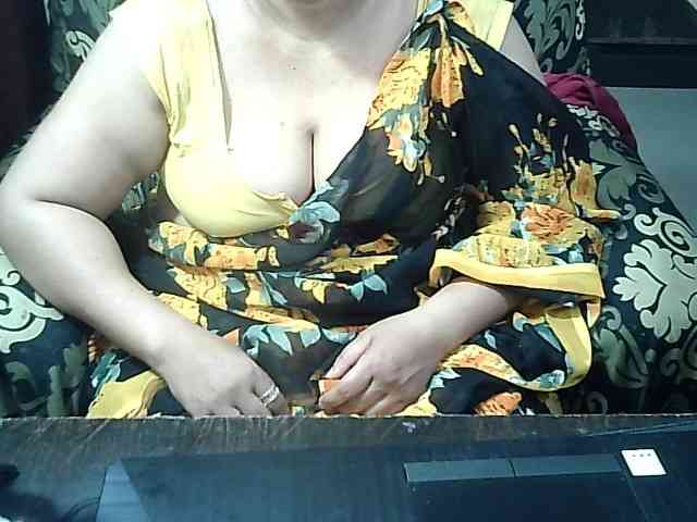 Indianbhabhimilf40 webcam